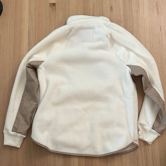 NWT Abercrombie & Fitch - Cream and Tan Quilted Asymmetrical Button Pullover - L - Picture 9 of 9